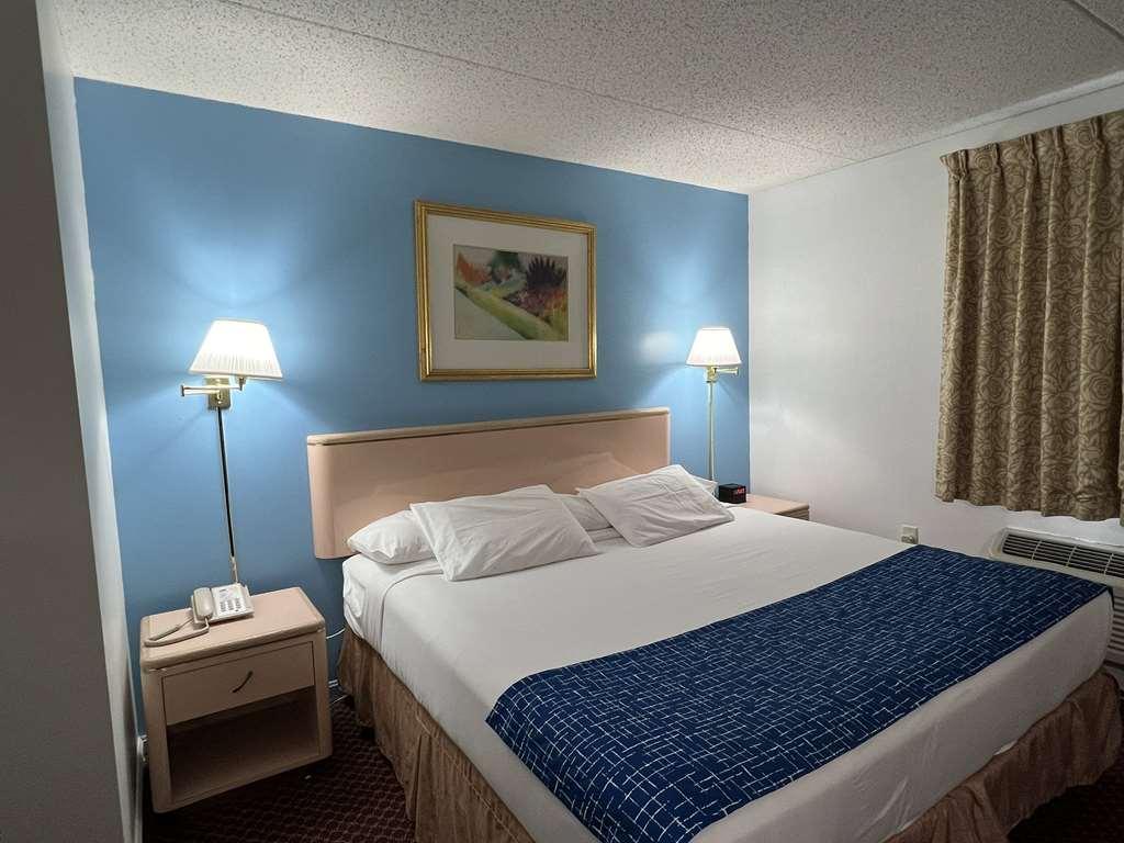 Travelodge By Wyndham Хърши Стая снимка